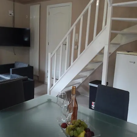 Les Eylauds Apartman *